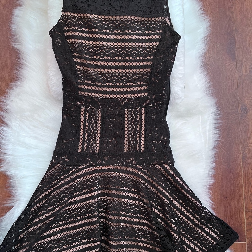 BCBGMaxAzria Black Sheath Dress Sleeveless Crew Neck - Picture 4 of 7